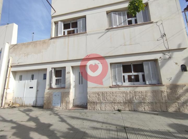 Casa · 285m² · 4 Ambientes · 1 Cochera
