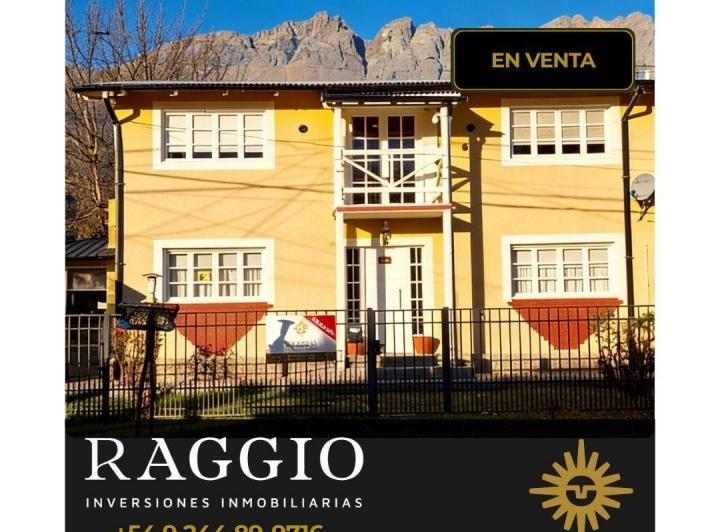 Casa · 207m² · 7 Ambientes · 2 Cocheras