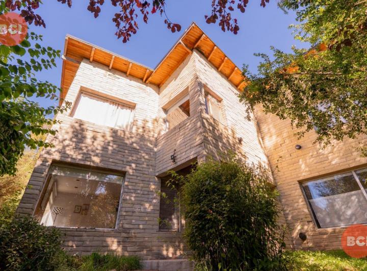 Casa · 127m² · 5 Ambientes · 1 Cochera
