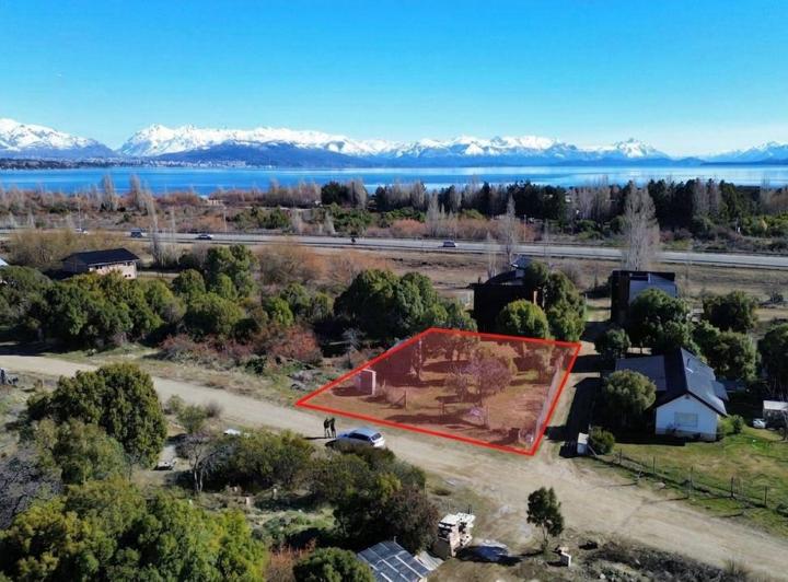 Terreno · 587m²