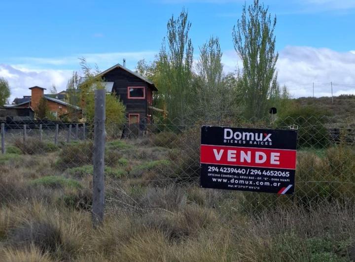 Terreno · 838m²