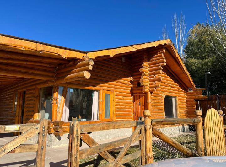 Casa · 104m² · 4 Ambientes · 1 Cochera
