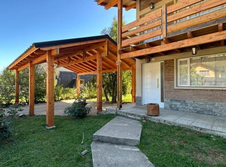 Casa · 100m² · 3 Ambientes · 1 Cochera