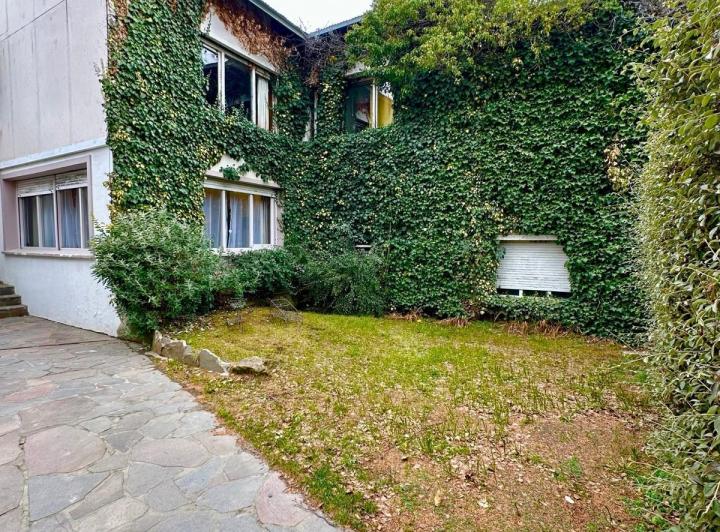 Casa · 250m² · 5 Ambientes