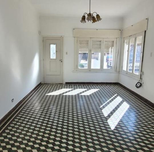 Casa · 180m² · 5 Ambientes · 1 Cochera