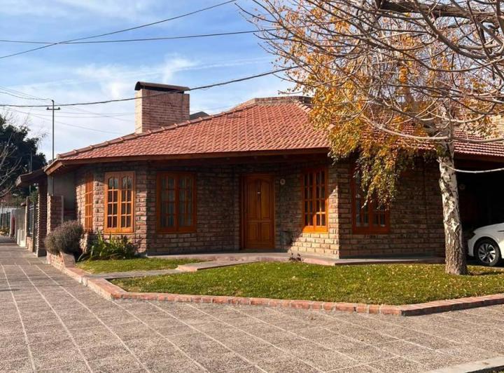 Casa · 197m² · 3 Dormitorios