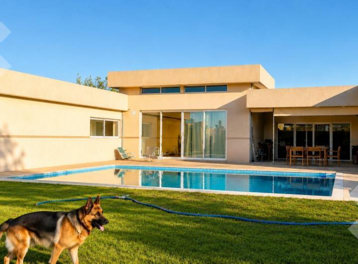 Casa · 296m² · 6 Ambientes · 4 Cocheras