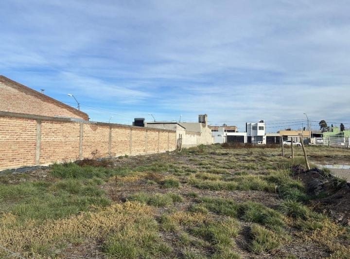 Terreno · 375m²