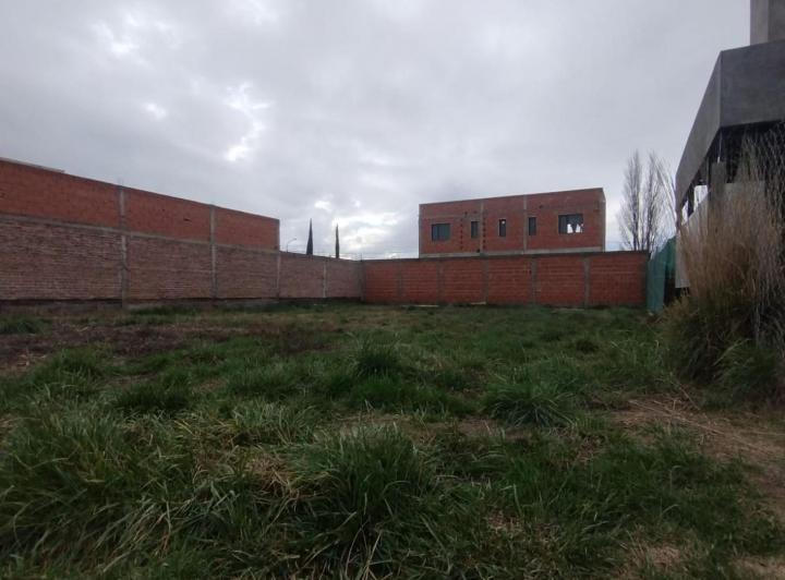 Terreno · 307m²