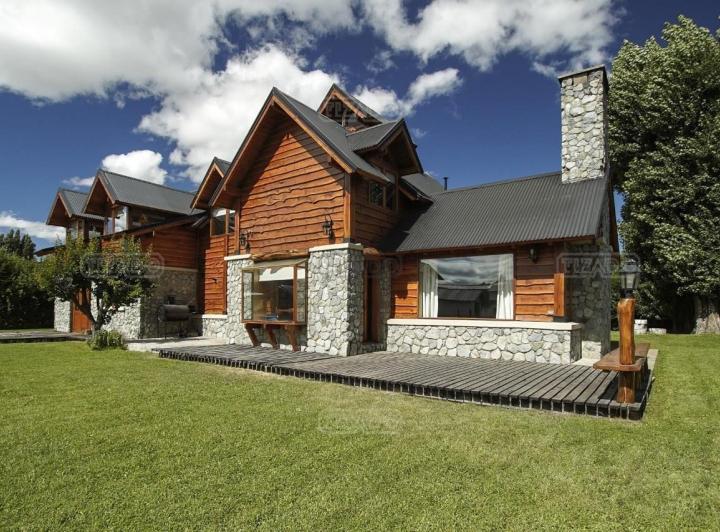 Casa · 230m² · 5 Ambientes