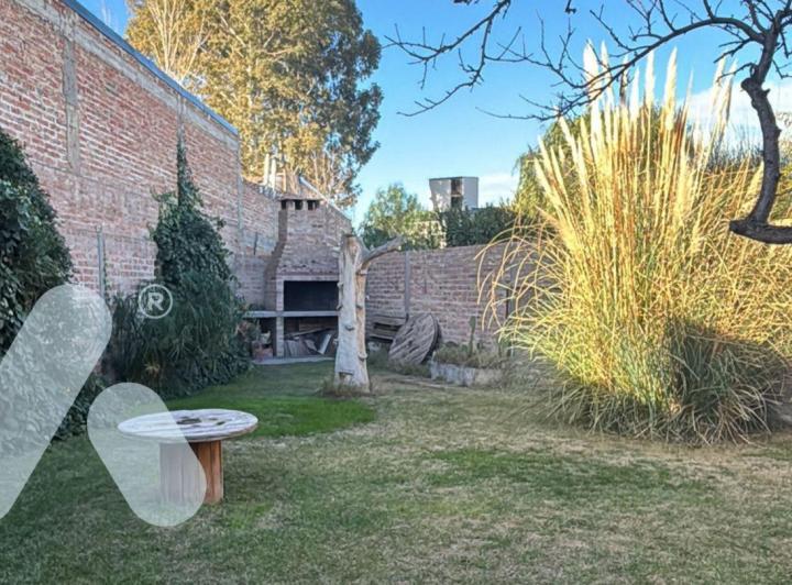 Casa · 120m² · 3 Ambientes · 2 Cocheras