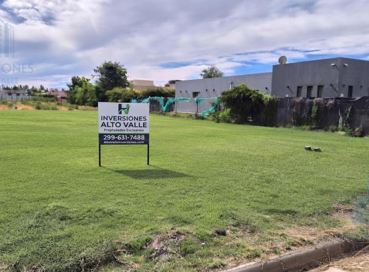 Terreno · 990m²