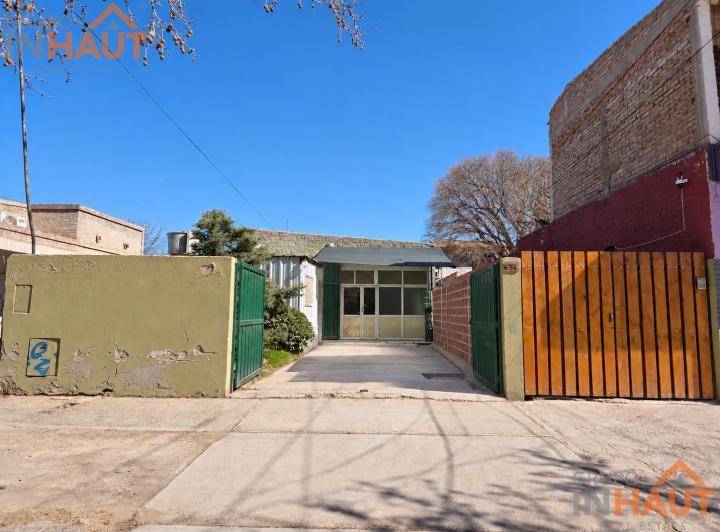 Casa · 200m² · 5 Ambientes · 4 Cocheras
