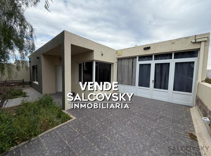 Casa · 160m² · 3 Ambientes · 2 Cocheras