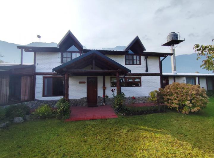Casa · 882m² · 5 Ambientes