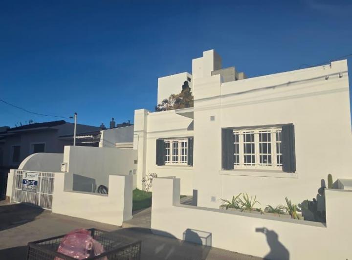 Casa · 113m² · 6 Ambientes · 1 Cochera