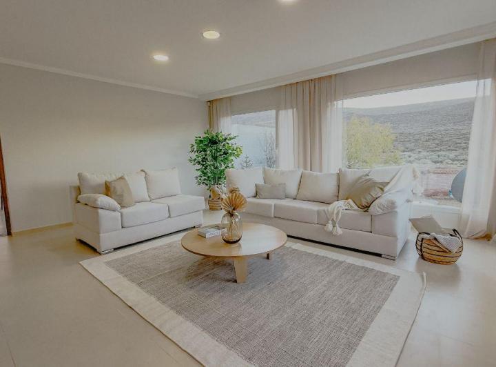 Casa · 176m² · 5 Ambientes · 4 Cocheras