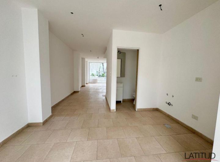 Local comercial · 121m² · 1 Ambiente