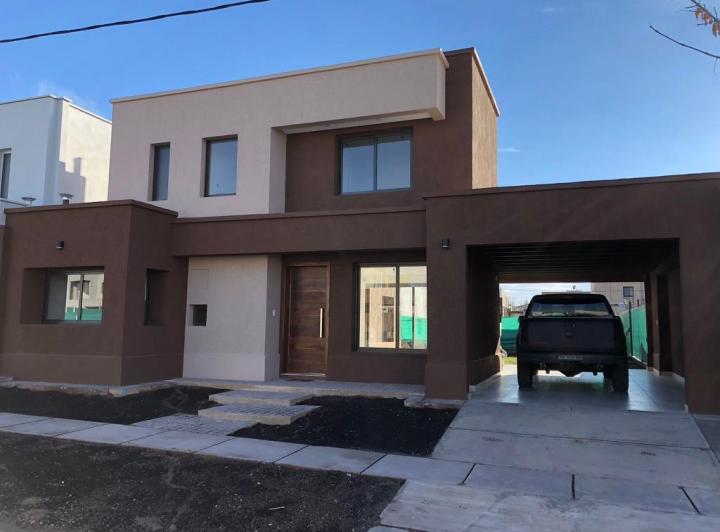 Casa · 160m² · 3 Dormitorios · 1 Cochera