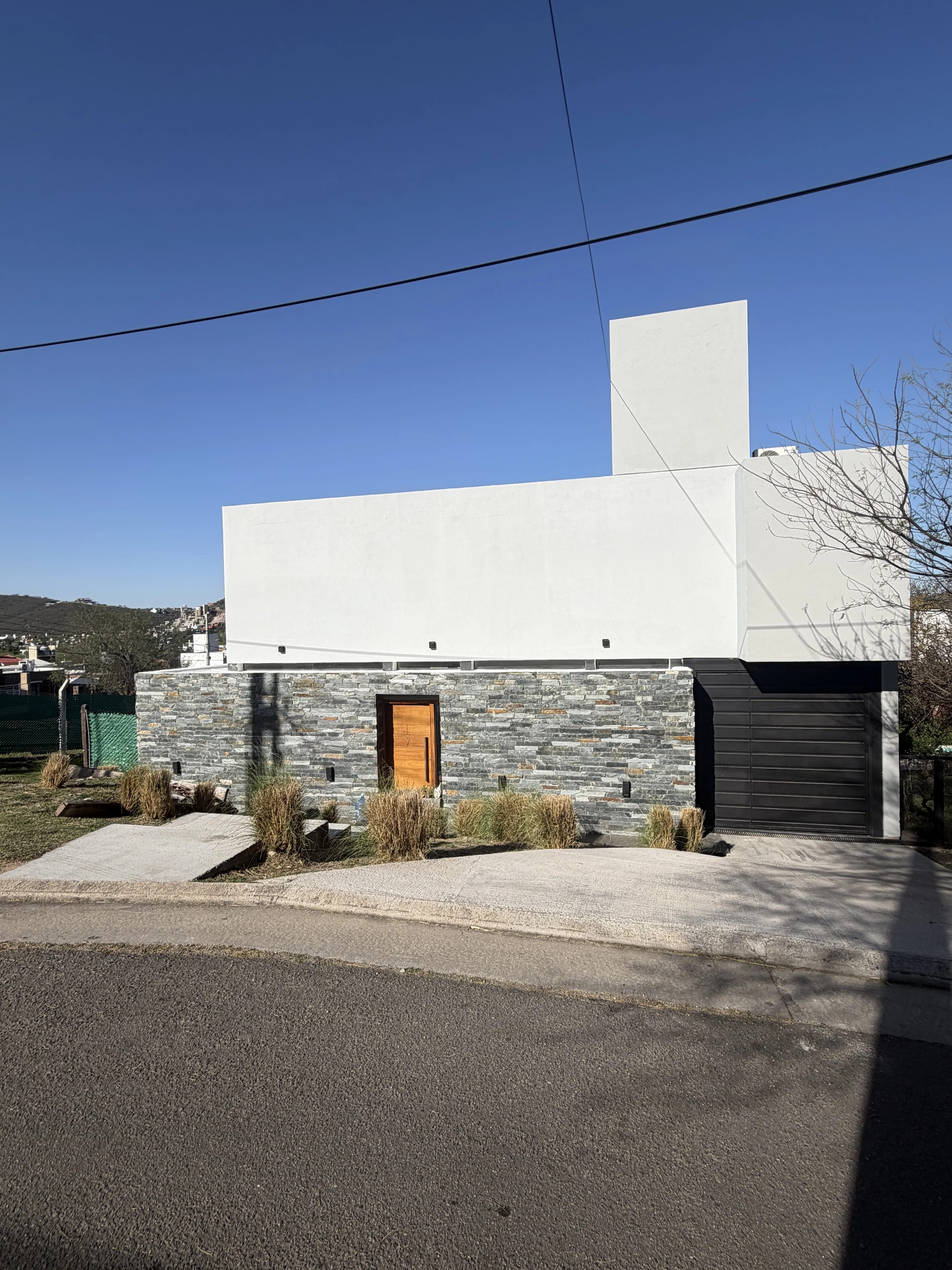 LA ESTANZUELA CASA EN VENTA DE 3 DORMITORIOS