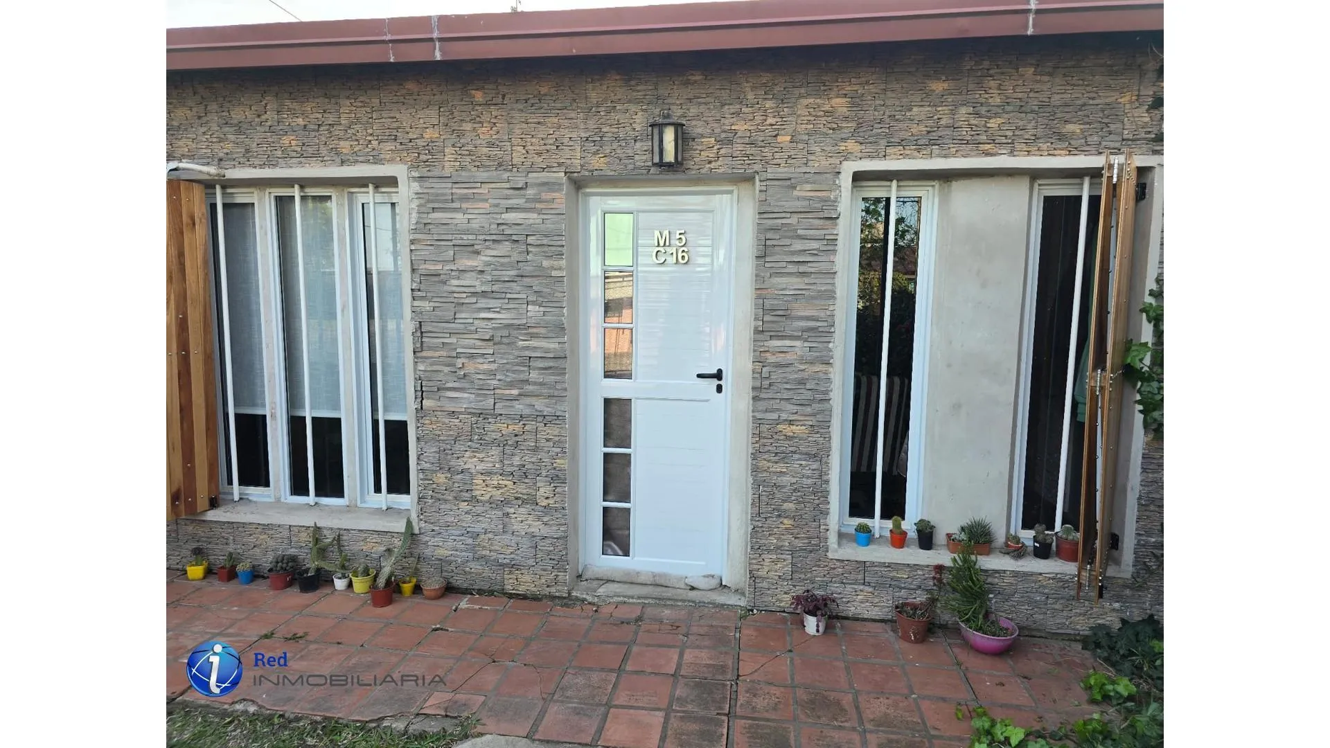CASA + DEPARTAMENTO EN EQUINA, Gualeguaychu.