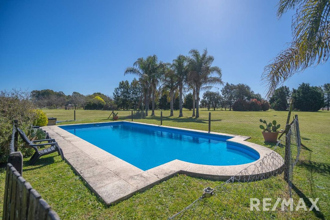 Venta Casa 6 Amb c/ Pileta Chacra 1 Ha La Macarena