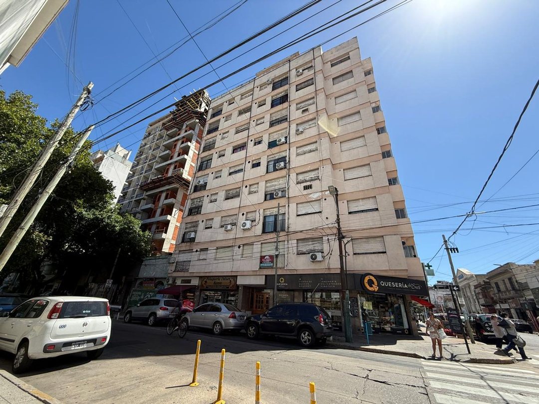 DEPARTAMENTO 2 AMBIENTES EN VENTA EN LOMAS CENTRO
