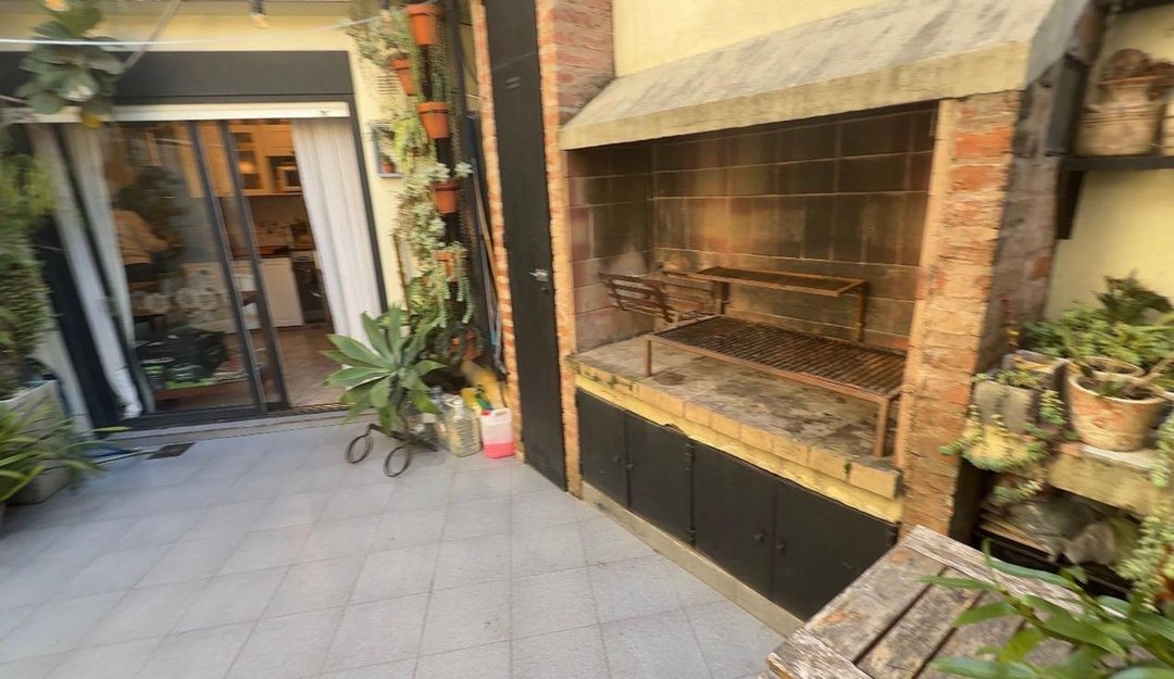 VENTA PH 3 AMB SAENZ PEÑA  PATIO EXCELENTE UBICADO