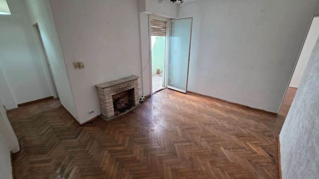 VENTA COGHLAN DEPARTAMENTO 2 AMB CON PATIO