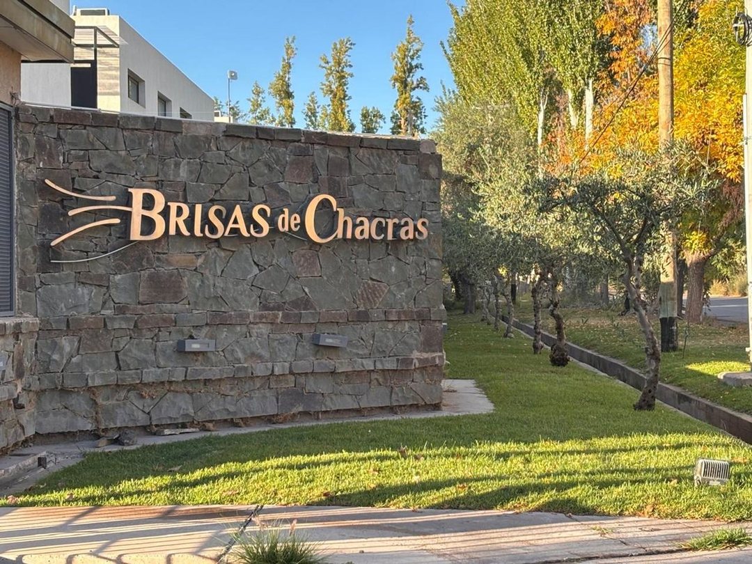 CASA EN BRISAS DE CHACRAS