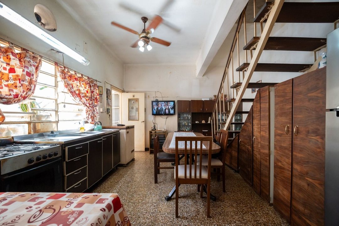 CASA DE PASILLO 2 DORMITORIOS BARRIO SAN MARTIN