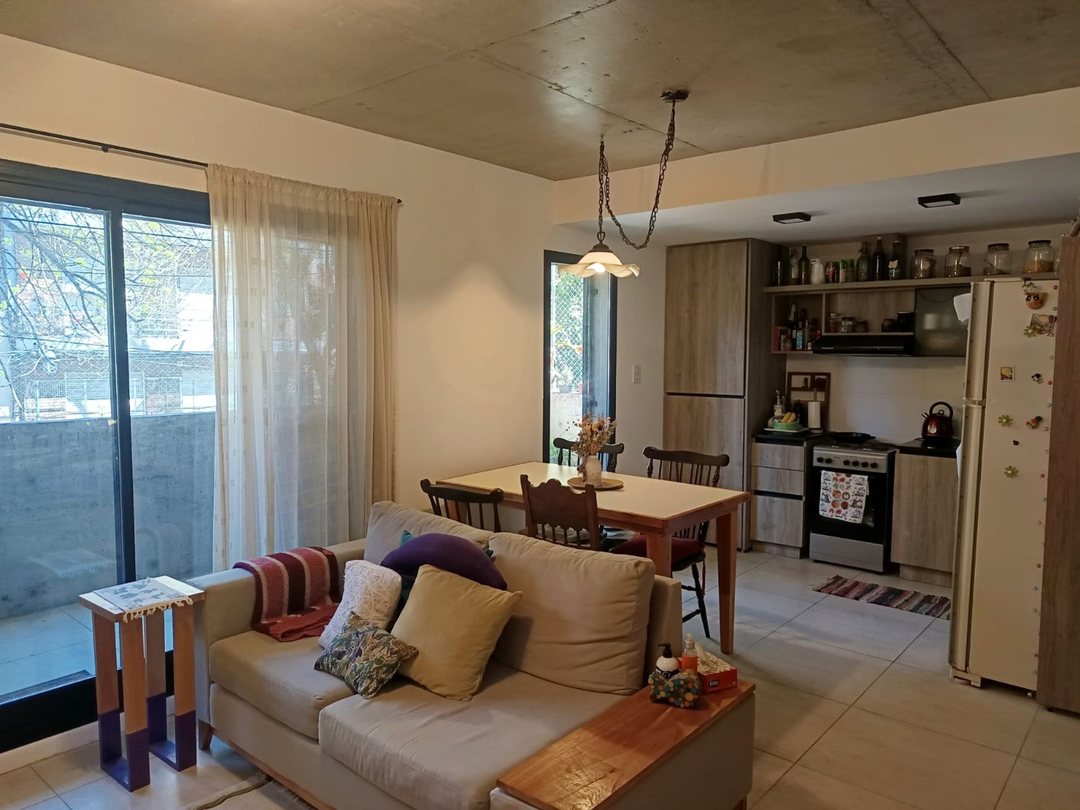 VENTA DEPTO.1 DORMITORIO CON AMPLIO BALCÓN ABASTO