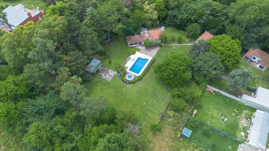 CASA QUINTA EN VENTA SICARDI 2 DORMITORIOS PILETA