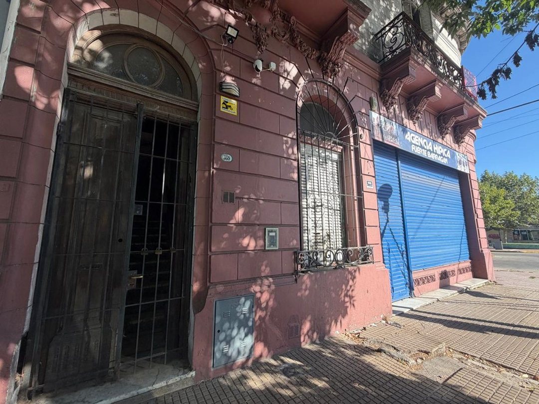 PH 10 ambientes Venta en Ensenada terraza propia