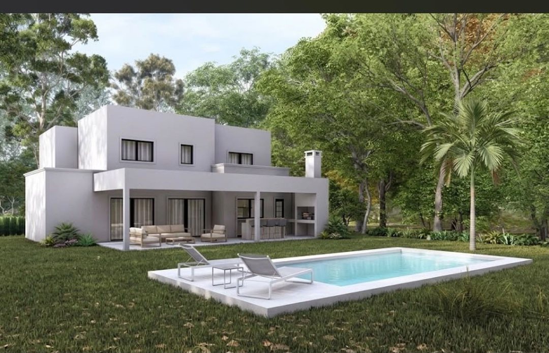 VENTA CASA 5 AMB 2 PLANTAS LOTE CENTRAL PISCINA
