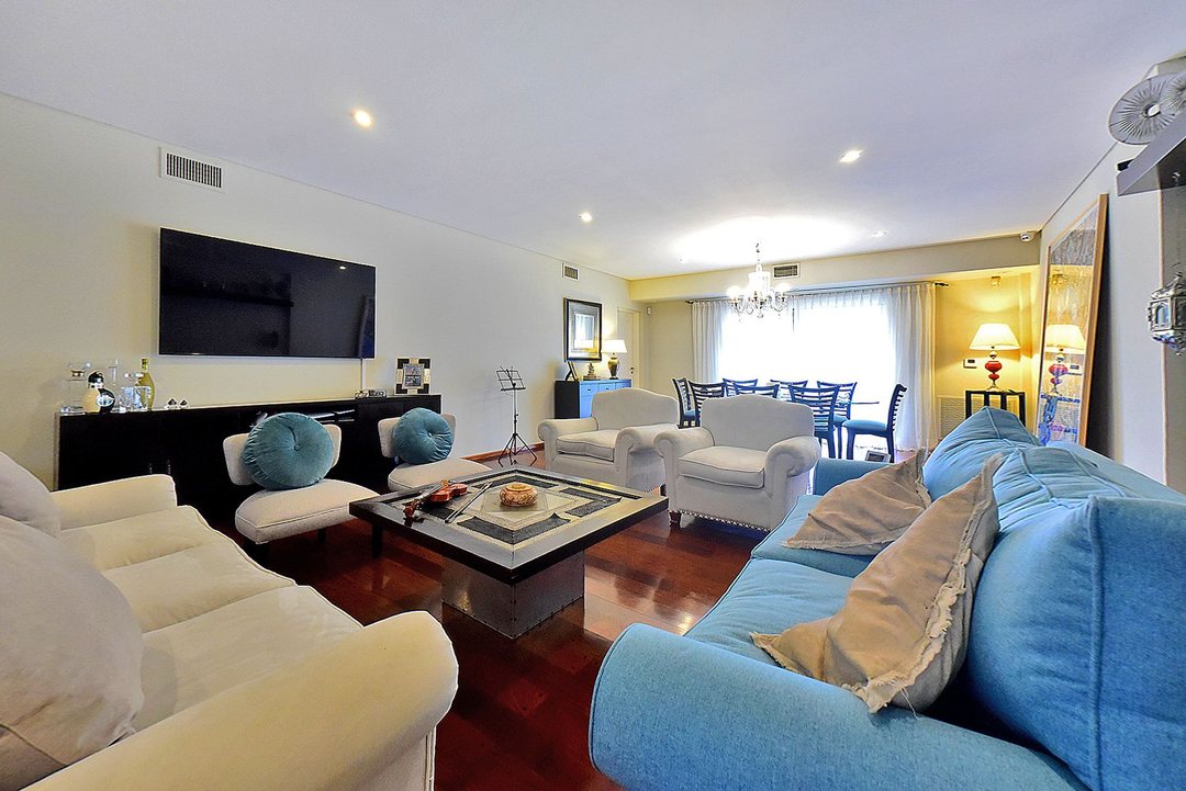 VENTA CASA 5 AMBIENTES MARTINEZ PILETA Y QUINCHO