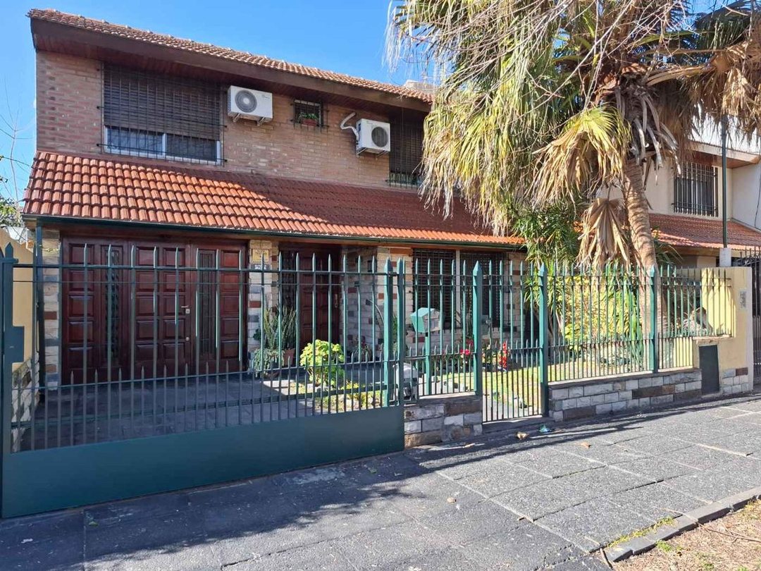 CASA DUPLEX 4 AMBIENTES VENTA LOMAS APTA CREDITO