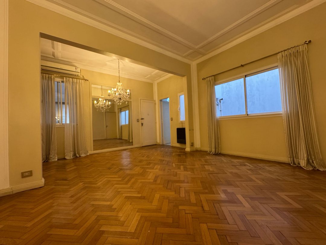 DPTO CUATRO AMBIENTES EN ALQUILER  EN RECOLETA