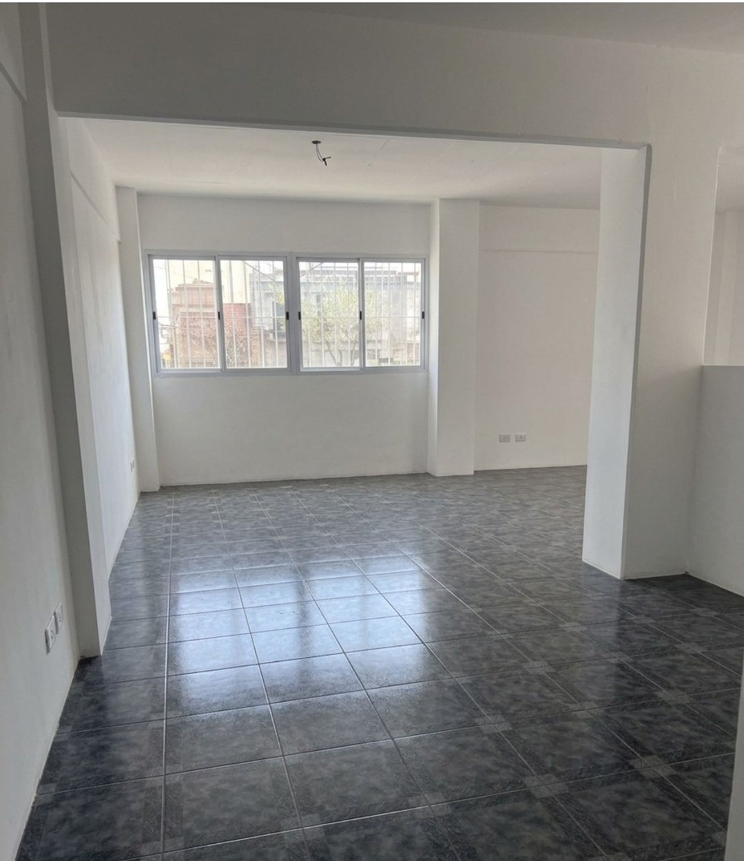PARQUE PATRICIOS LOCAL CON VIVIENDA OPORTUNIDAD