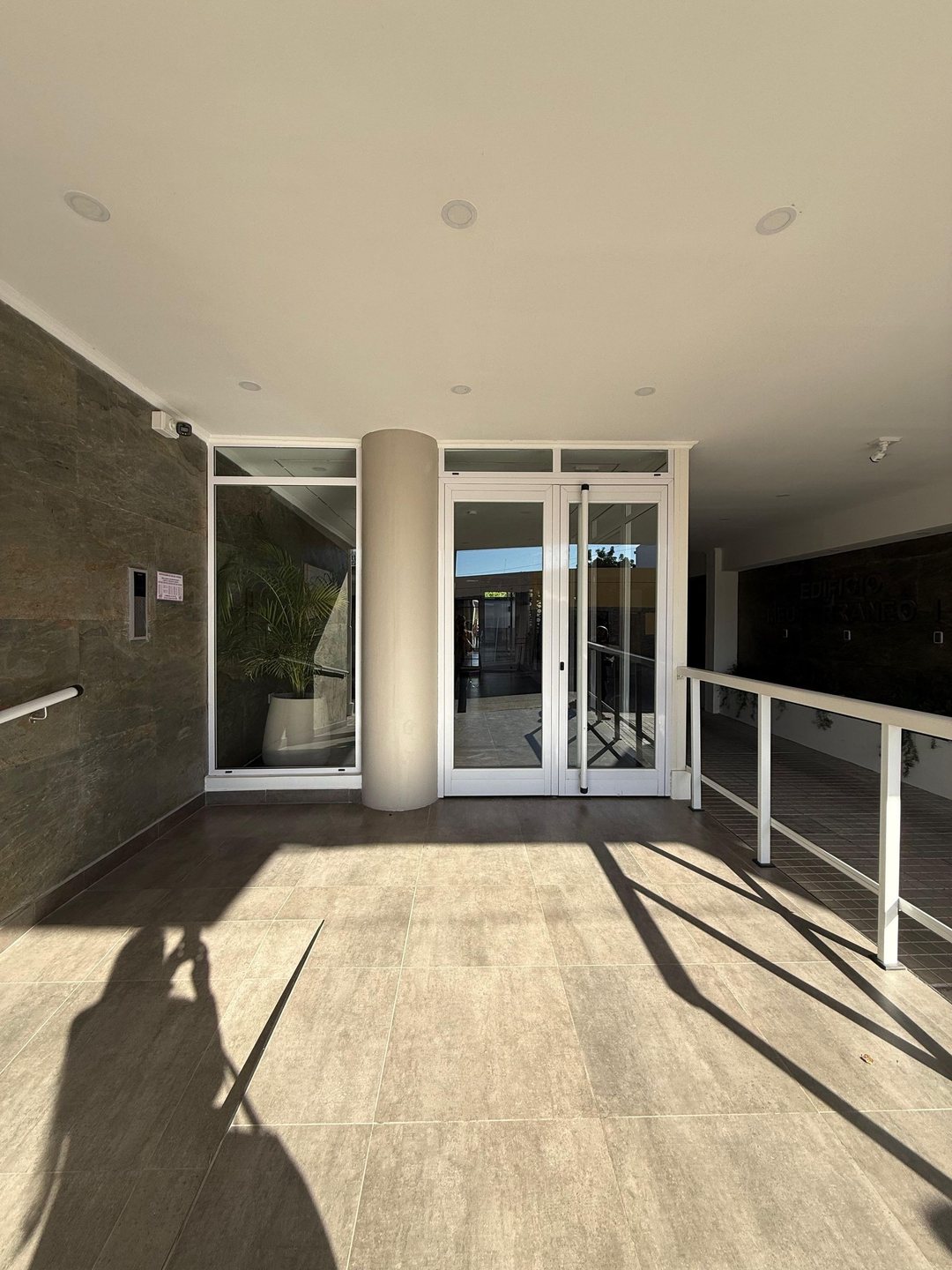 DPTO EN ALQUILER EDIFICIO MEDITERRANEO GOYA CTES