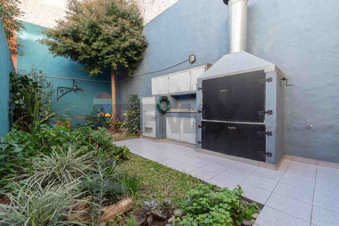 VENTA TRIPLEX 5 AMB C/COCHERA JARDIN VILLA MITRE