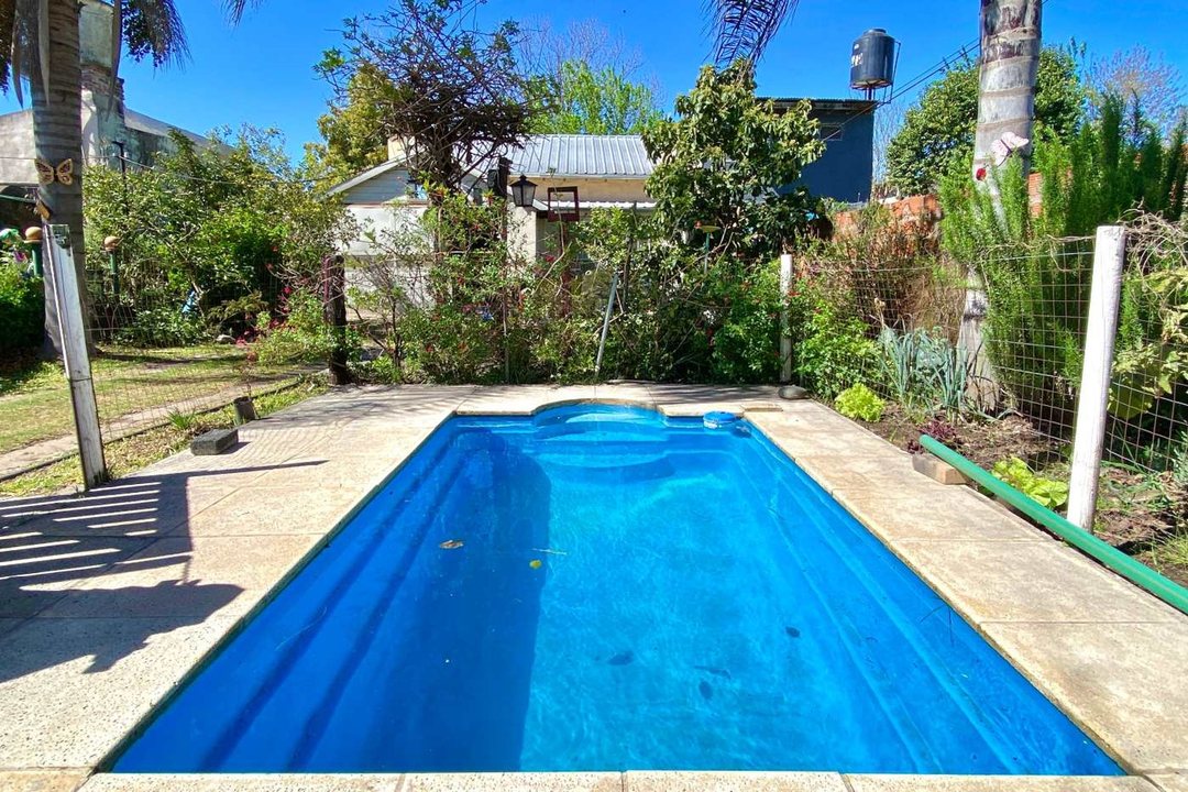 Venta Casa Lote Propio Jardín y Pileta Grand Bourg