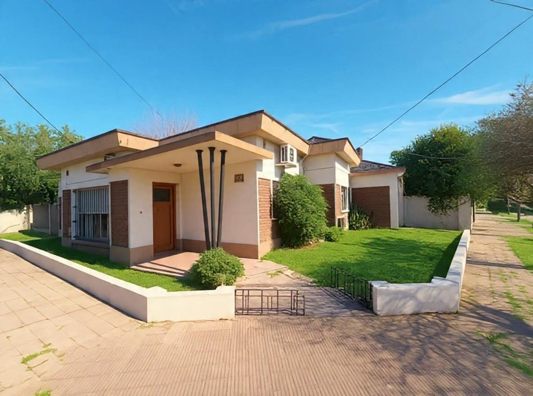VENTA CASA EN PADUA 4 AMB. PERMUTA