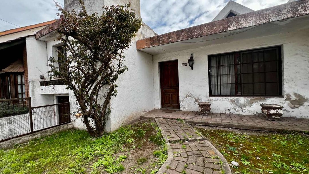 CASA 4 AMBIENTES VENTA EN LONGCHAMPS