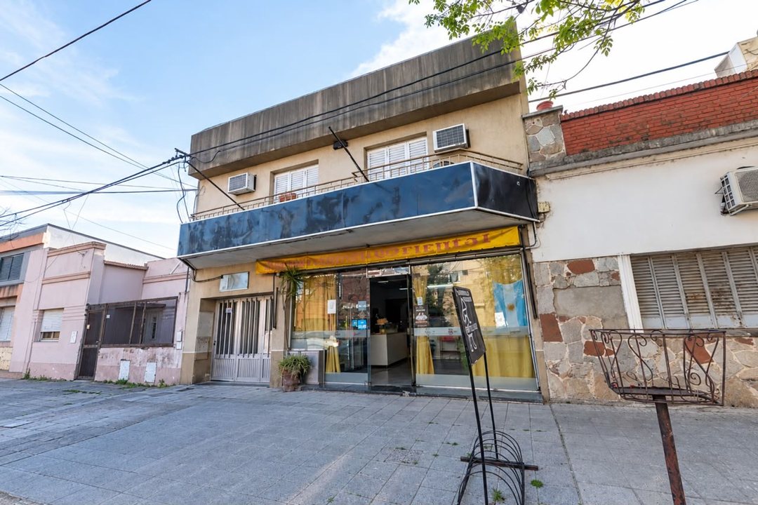 VENTA LOCAL COMERCIAL + DEPARTAMENTO
