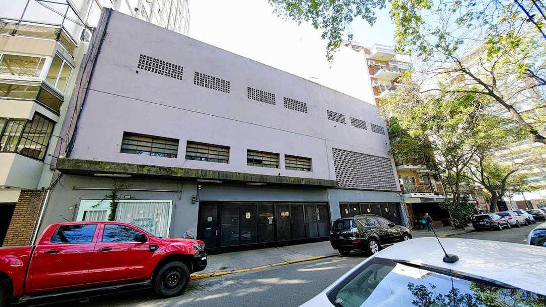 VENTA COCHERA FIJA AMPLIA EN BELGRANO