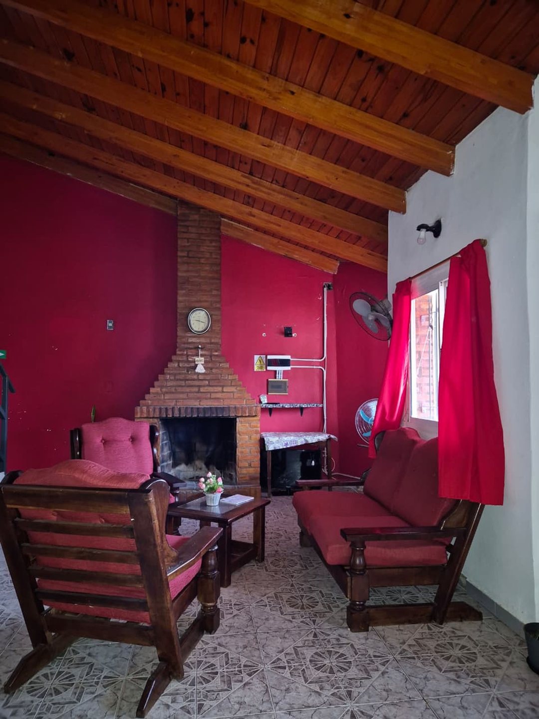 VENTA - HOTEL - 5 HAB. + 8 DEPTOS - MINA CLAVERO
