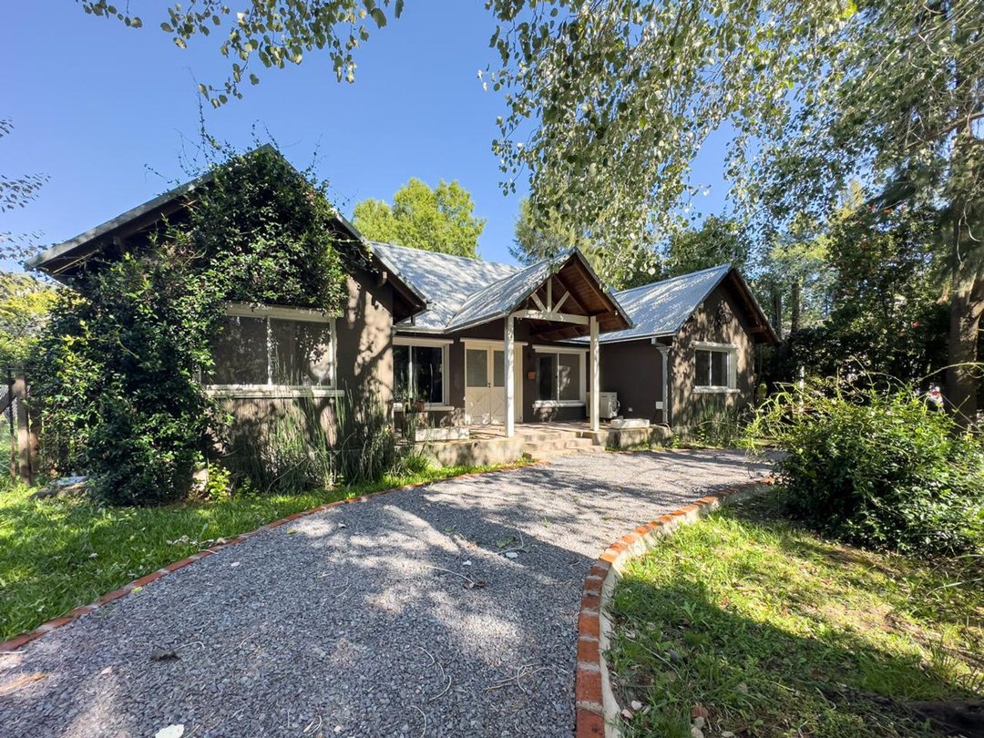 CASA EN VENTA EN EL LAUQUEN CANNING, APTA CRÉDITO