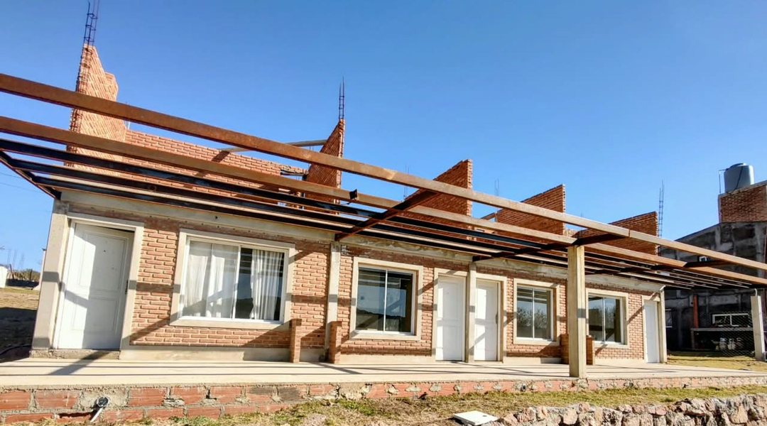 Complejo de 6 Dptos Nono San Lorenzo 1327 mts terr
