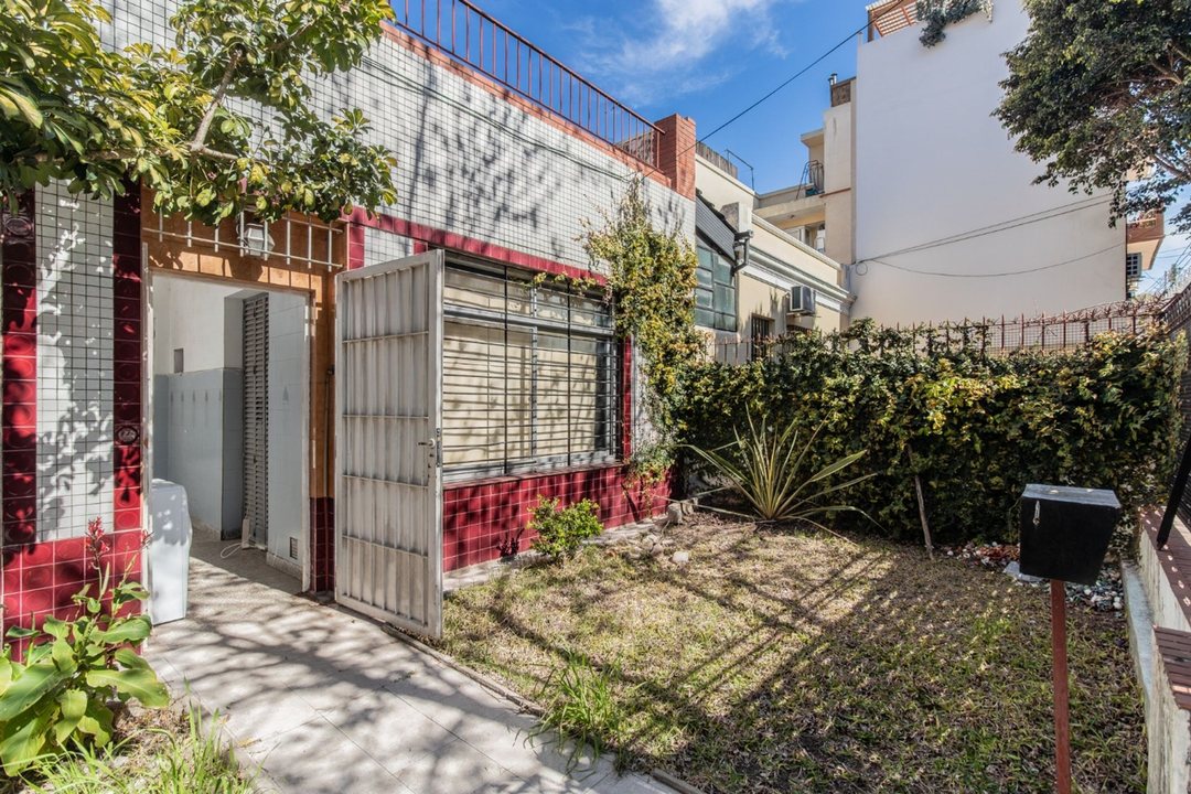Venta casa lote propio con cochera en Montecastro